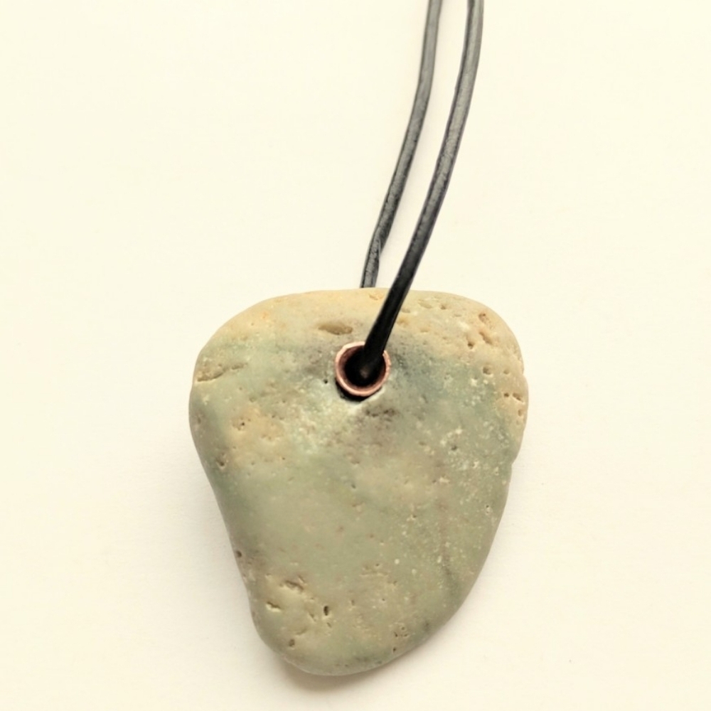 NWT Copper Lined Natural Stone Pendant Necklace Unisex